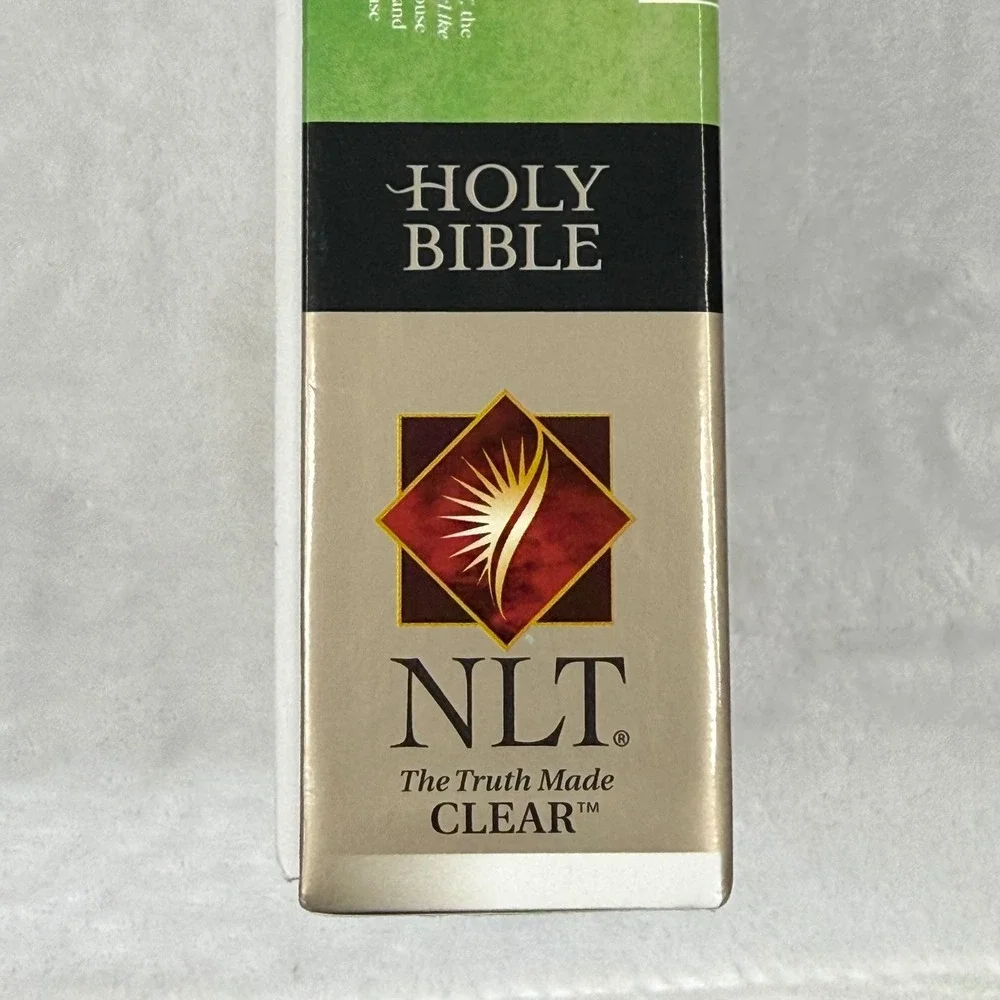 NLT Holy Bible Large‎ Print Compact Edition Brown Tan LeatherLike 9781414337593